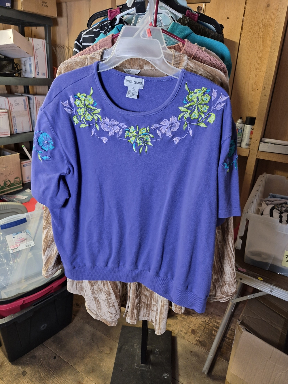 Alfred Dunner Violet Floral Embroidered Short Sleeve Tee Bin 56